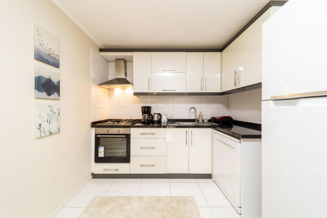 Lovely Flat Near Hadrians Gate Apartment Antalya Exterior foto